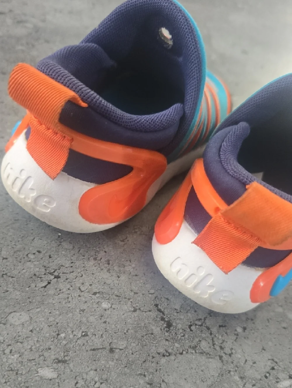 Nike Kids Slip-On Sneakers in Bright Blue and Orange - Picture 8 of 9